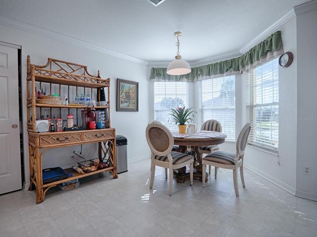Kitchen Eating Area