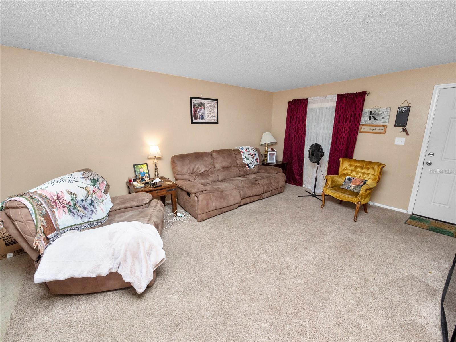 1035 Living