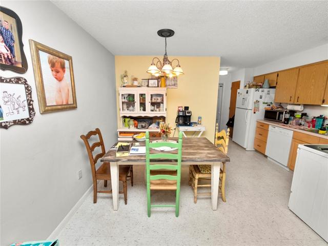 1025 Dining
