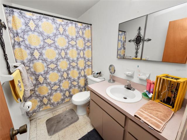 1025 Bathroom