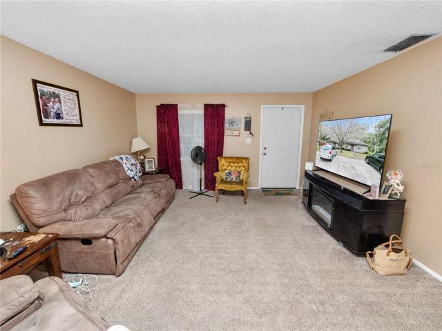1035 Living