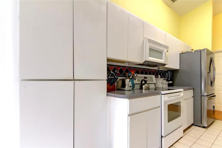 pantry style cabinets