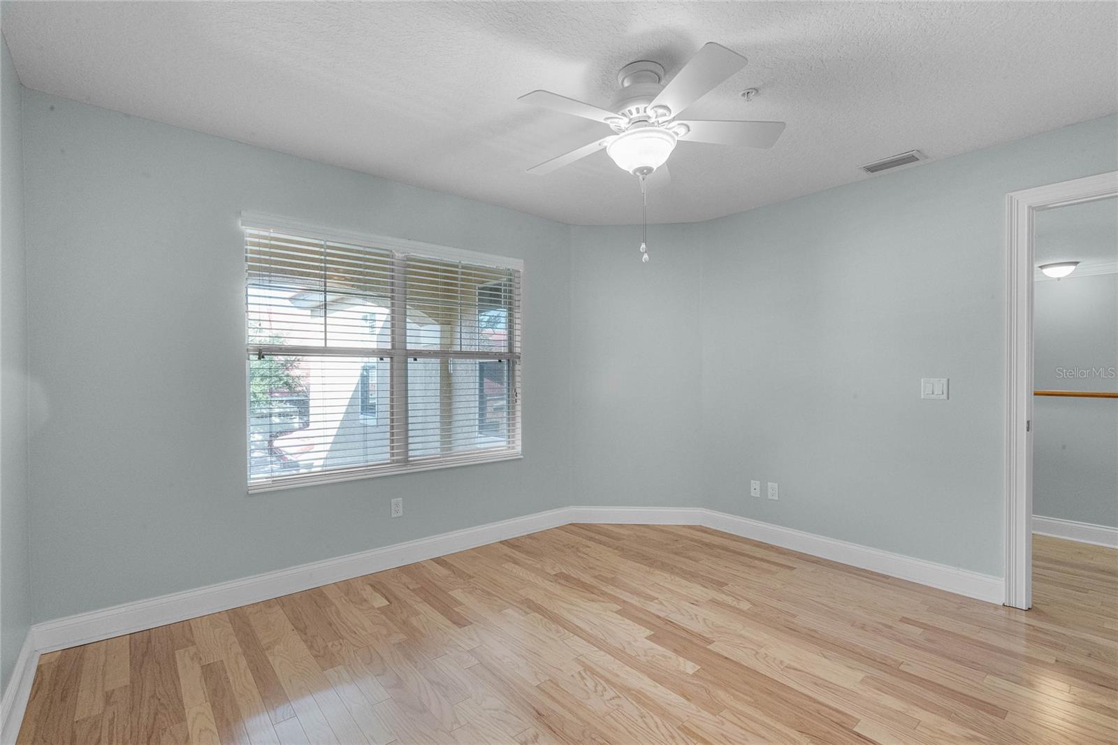 2nd bedroom with walk in closet