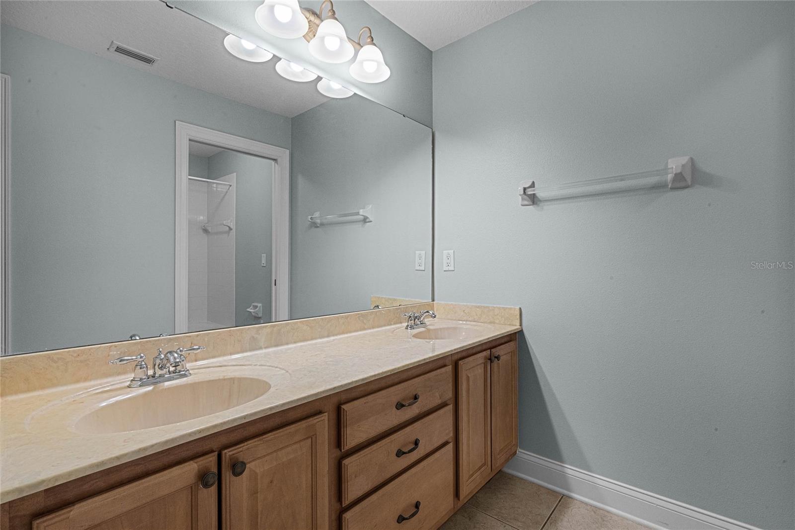 2nd bathroom