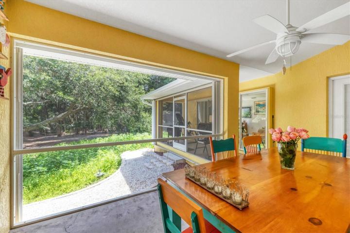 Screened Lanai!
