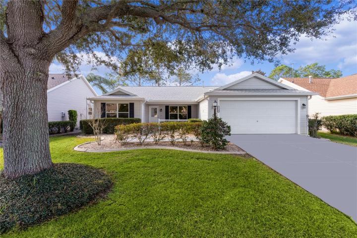 Welcome to this 3/2 Amarillo recently updated with tons of extras!
