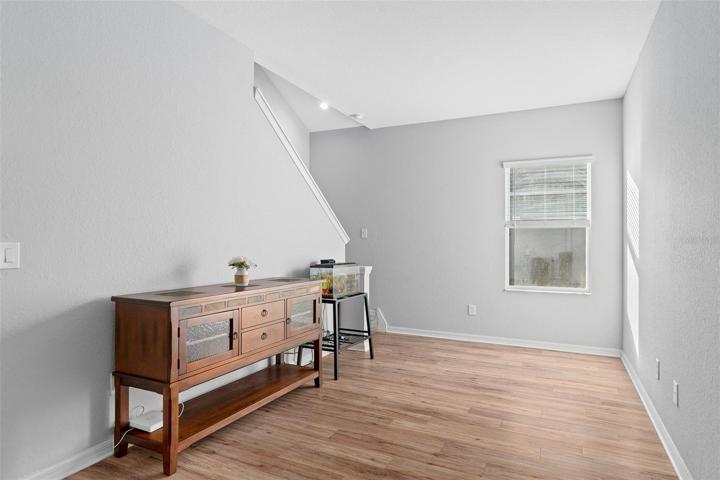 Versatile den/flex room