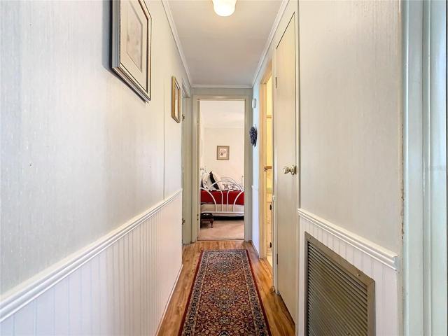 hallway to the bedrooms