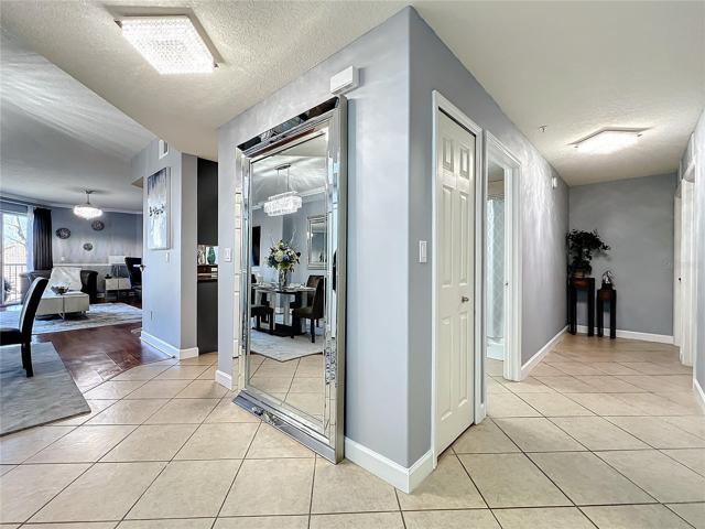 Split floor plan