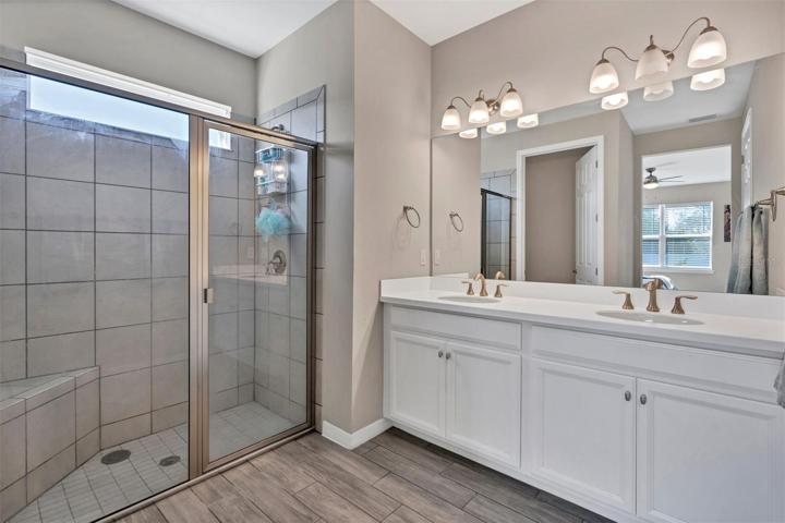 primary bed bathroom