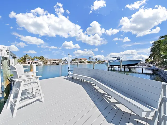 Large Dock with easy Gulf access