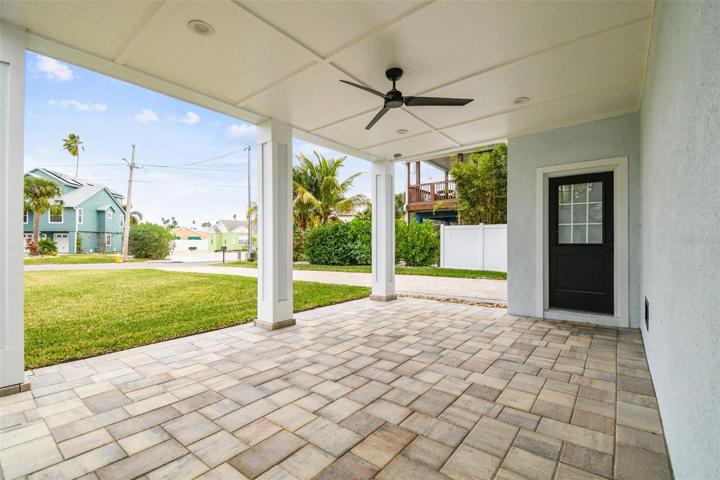 Level 1 outdoor, covered patio/lanai.