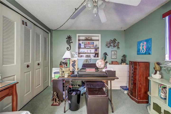office / 2nd bedroom