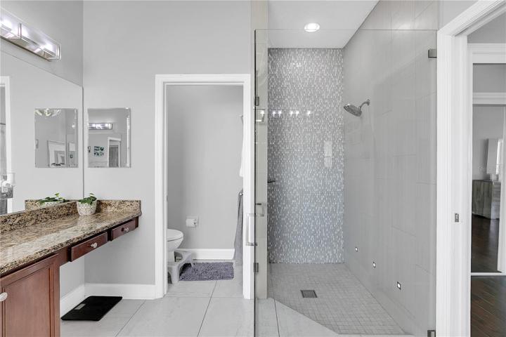 Master Bathroom 1st floor