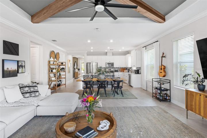 Open Living w/ Casual Dining