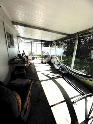 Screened in lanai