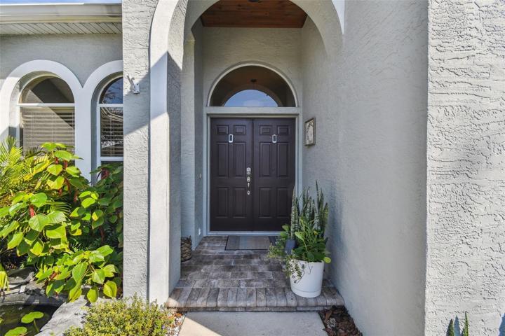 Double entry doors