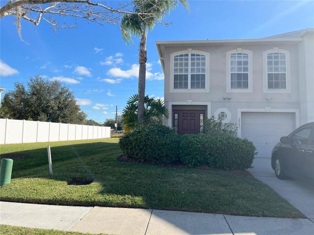 Townhome end unit with 1 car garage