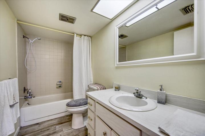 2nd Bathroom