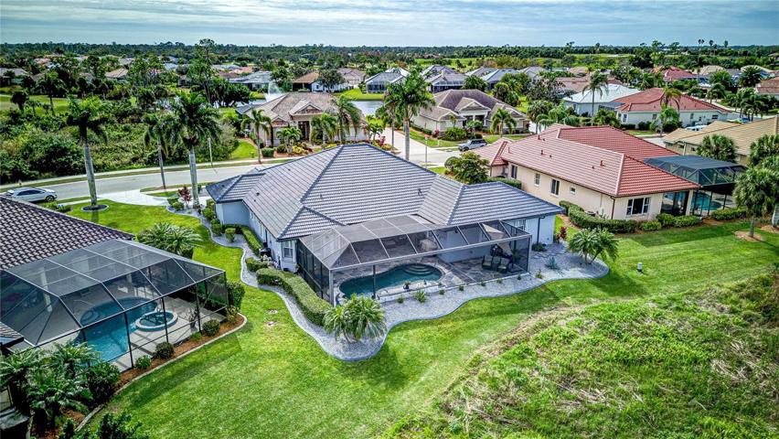 Huge extended lanai area!