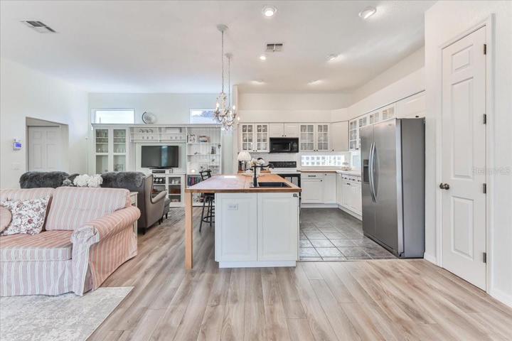 Living Room/Kitchen