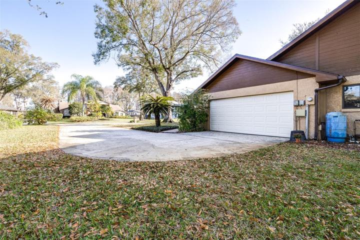 Side garage with opener