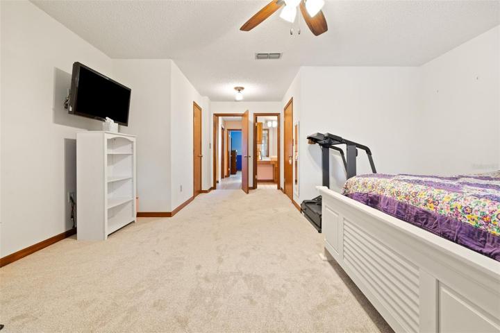 Bedroom 2 w ensuite bathroom