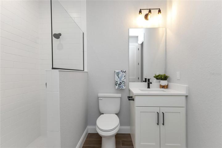 Full bathroom #3