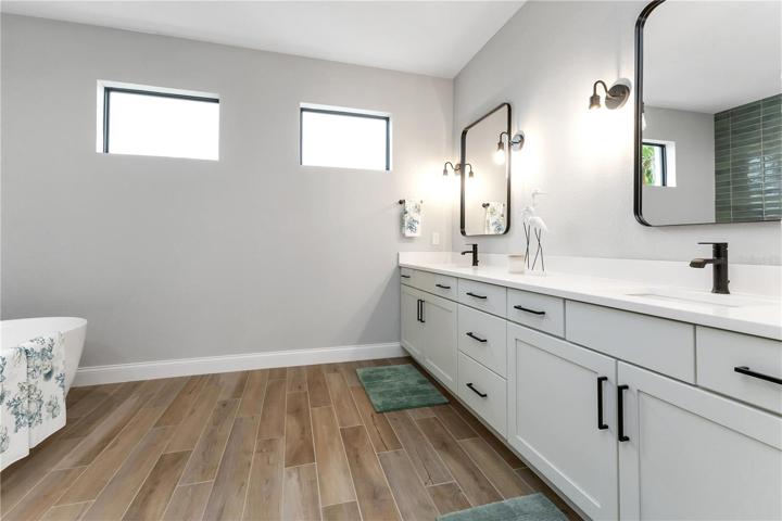 Primary En Suite