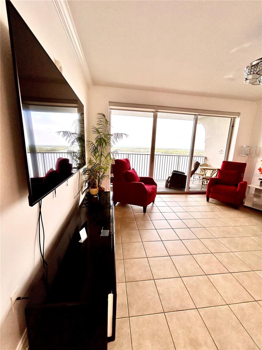 LIVING ROOM 3