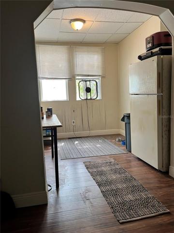 Apt 1 Dining Area