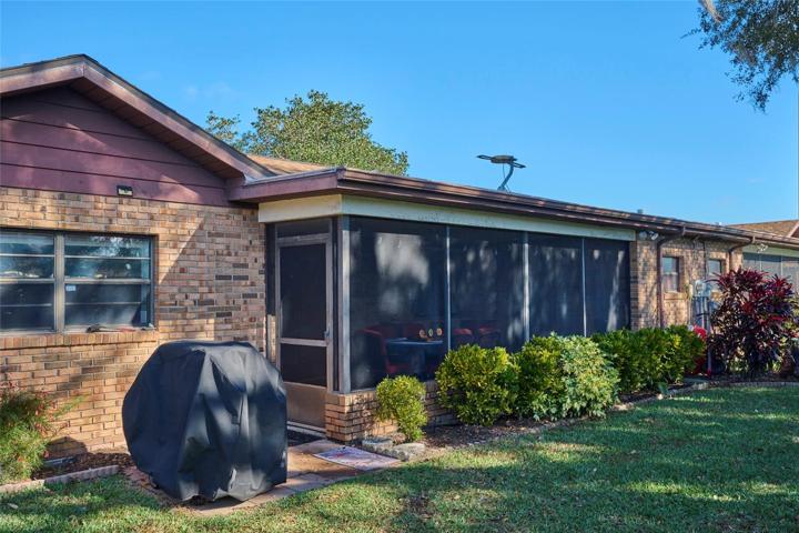 Exterior of the screened lanai