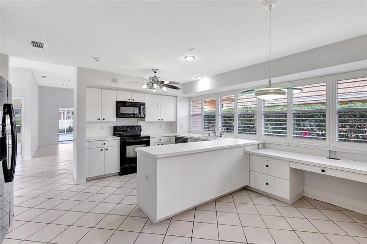 Light and Bright Kitchen