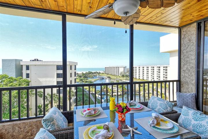 BAlCONY  VIEWS