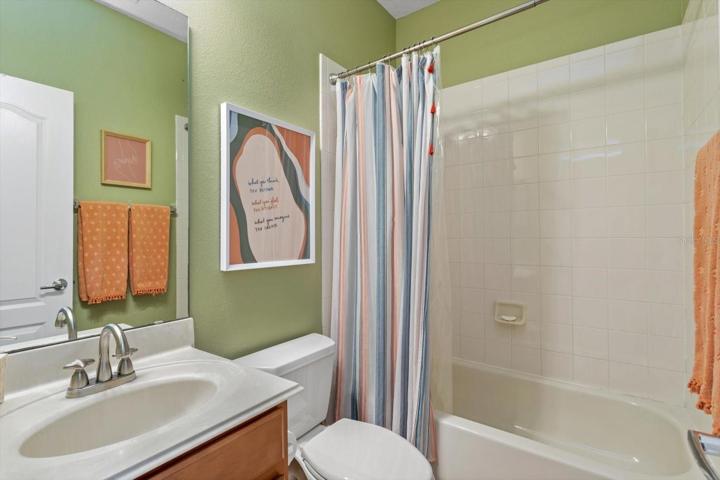 Upstairs secondary bath off of the flex room