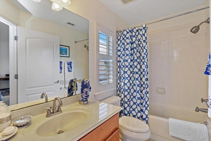 Guest suite full bath