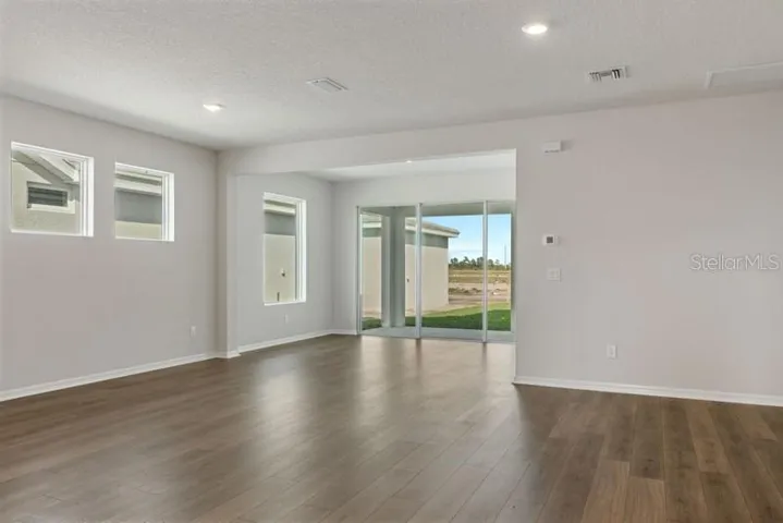 Dining & Sunroom