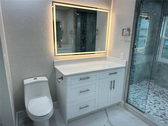 Master bath - view 3.