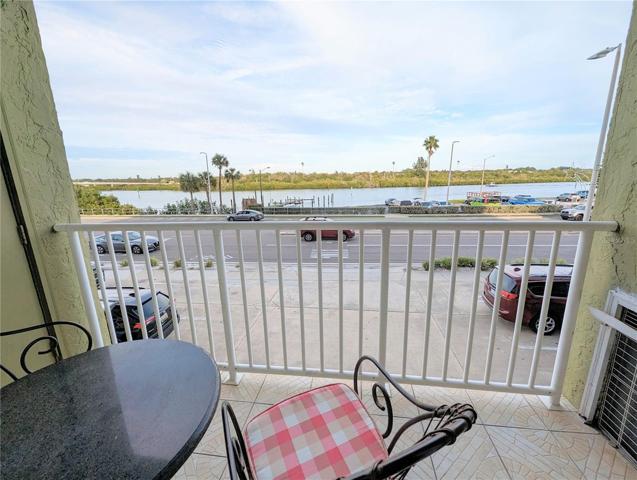 Covered Balcony/Patio