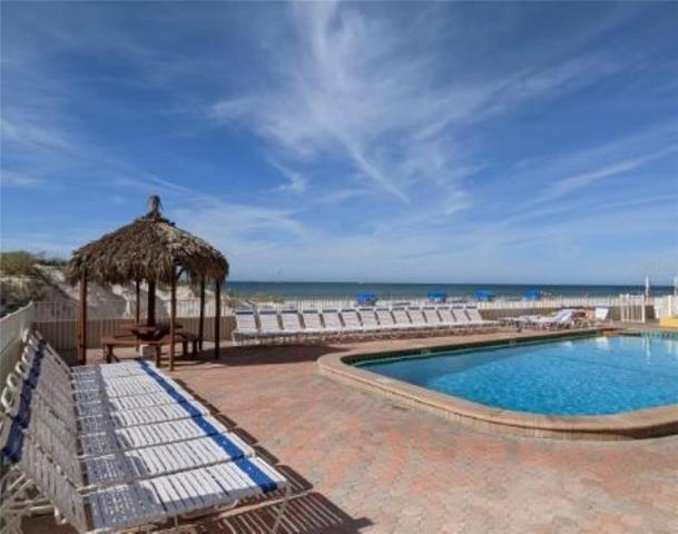 Heated Swimming Pool & Sundeck