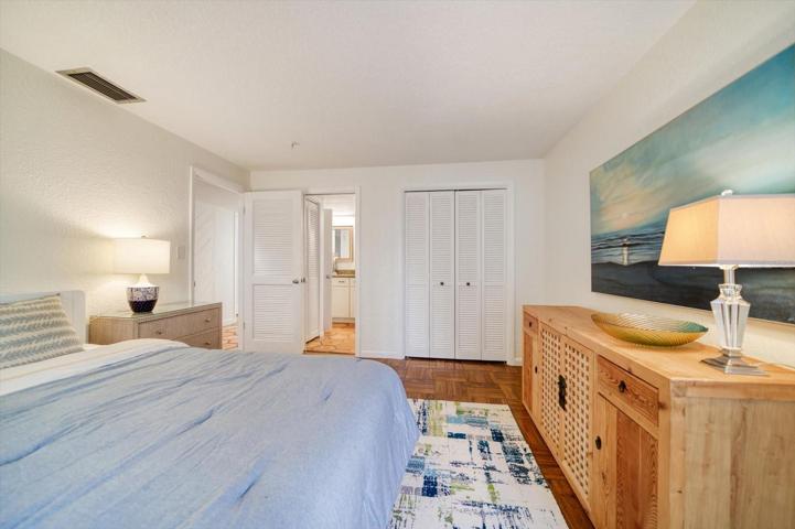 Second bedroom with access to full bath