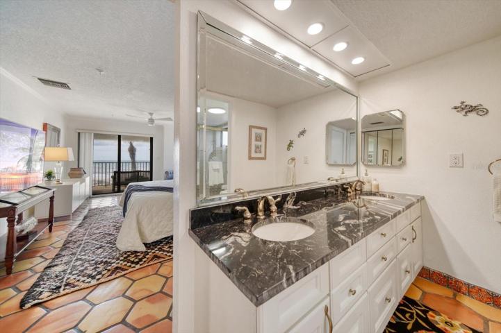 Primary suite