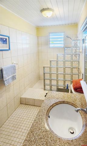 Bathroom2