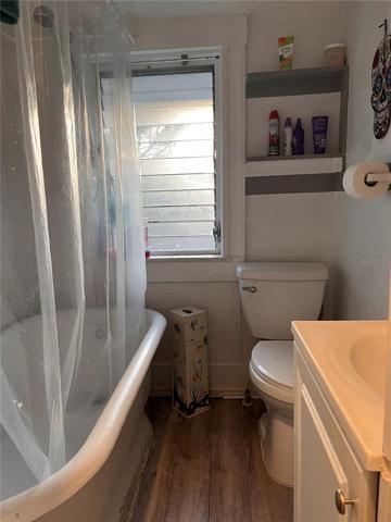 Apt 4 Bathroom