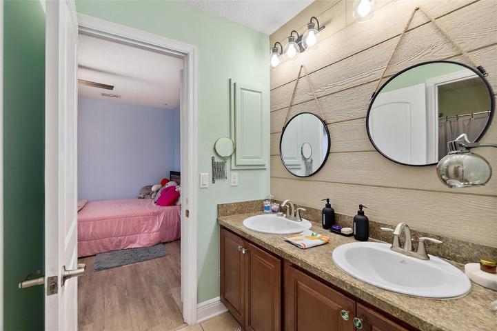 Jack & Jill bath counts 2 4th & 5th bedrooms