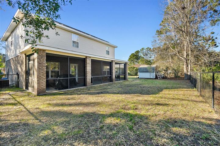 Huge fenced back yard