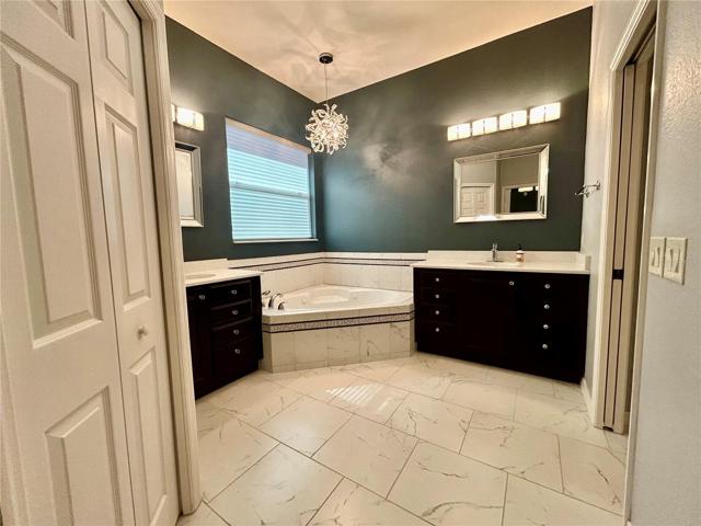 entrance into master bath