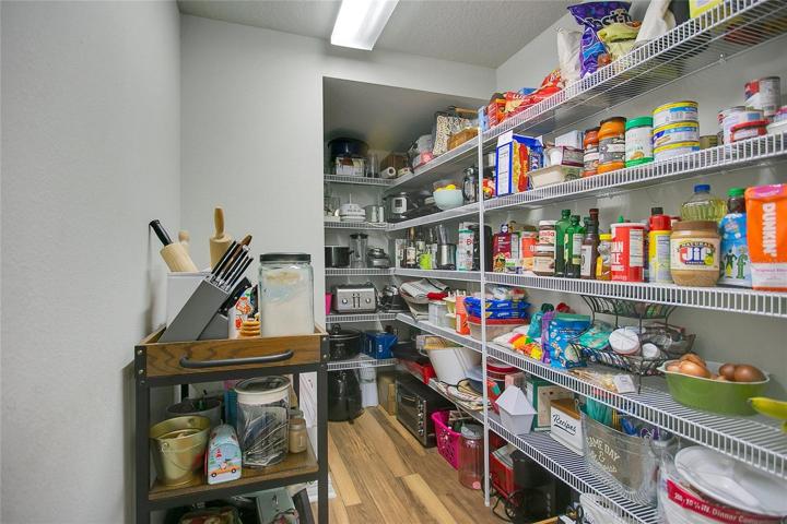 Walk-in Pantry
