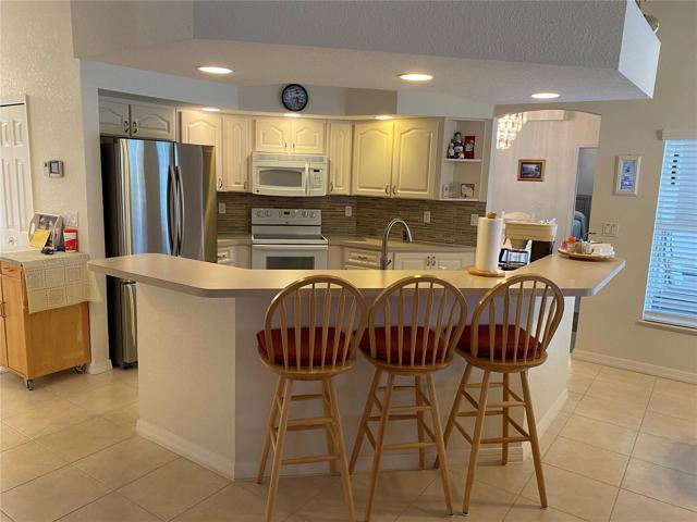 Breakfast Bar in Kitchen