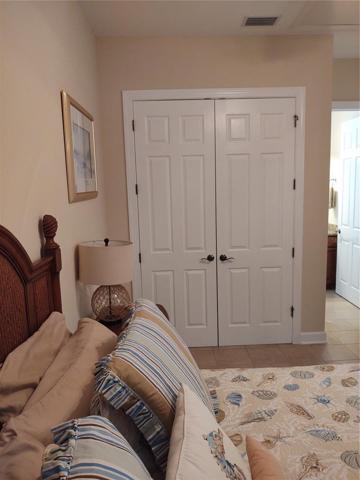 bed 2 w/closet 2
